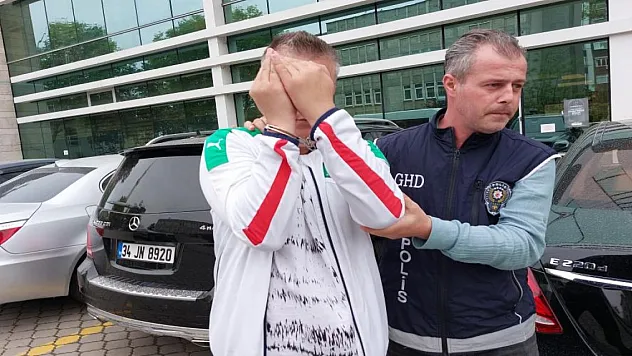 Aracında kaçak 3 Afgan yakalanan şahıs tutuklandı