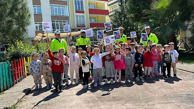 Anaokulu öğrencilerine trafik eğitimi