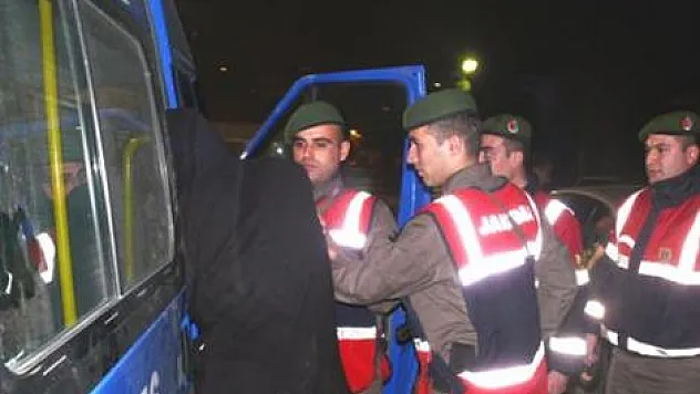 Bafra'da Kablo Çaldığı İddia Edilen 2 Kişi Yakalandı