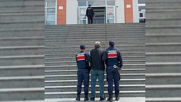 10 yıl 10 ay hapis cezası bulunan firari  yakalandı