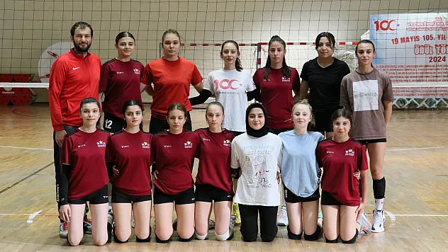 Voleybolcu kızlar şampiyonluk peşinde