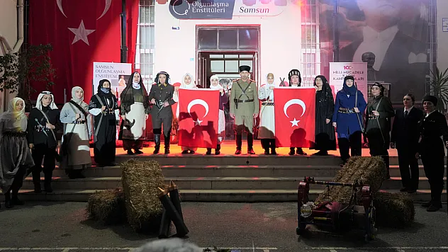 23 kadın kahramanın giydiği kıyafetler defilede