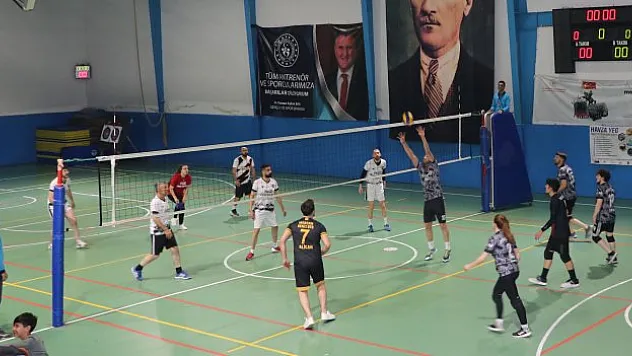 Voleybol Halk Turnuvası'nda stop