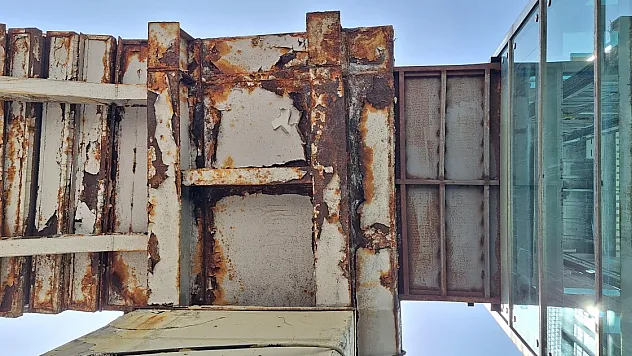 üst geçidindeki korozyon vatandaşları korkutuyor