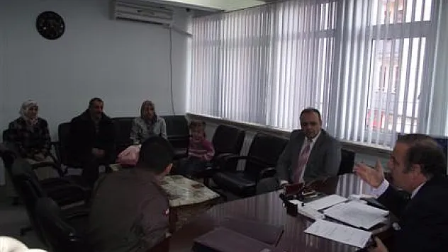 Depremzedeler Kaymakam Yıldız'ı ziyaret etti