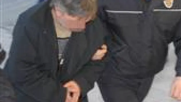 Tuvalette Bulduğu Tabancayı Alınca Gözaltına Alındı