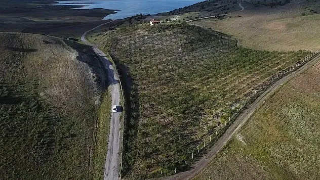 badem bahçesine çevirdi, gelirini artırdı