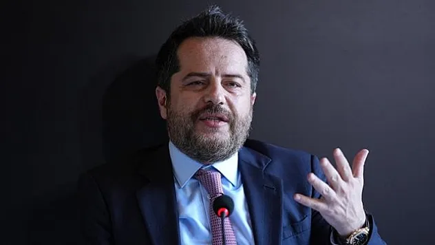 Erden Timur, devam etmeyeceğini açıkladı