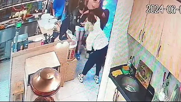 Kahraman bekçi ölümden kurtardı