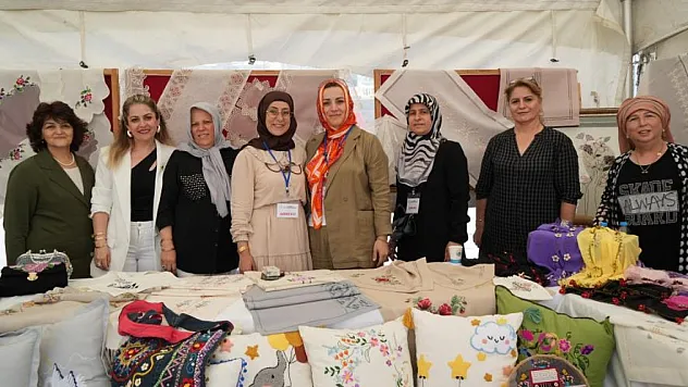 Kursiyerlerin yaptığı binlerce ürün meydanda görücüye çıktı