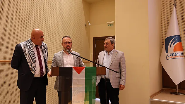 Mecliste kefiye takıp Filistin bayrağı açtılar