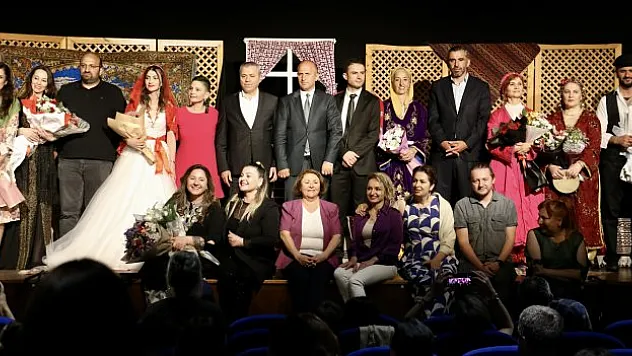 Öğretmenler sahnede yerini aldı