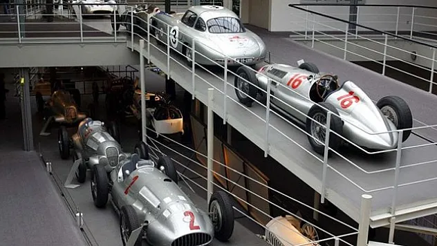 Otomobili icat eden şehir Stuttgart