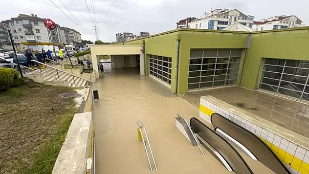 Ankara su altında kaldı