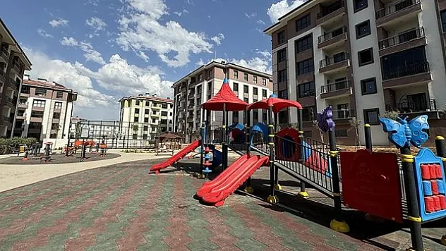 Malatya'da deprem konutlarının yapımı sürüyor