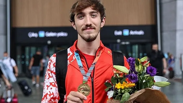 Milli atlet Berke Akçam, Paris 2024 kotası aldı