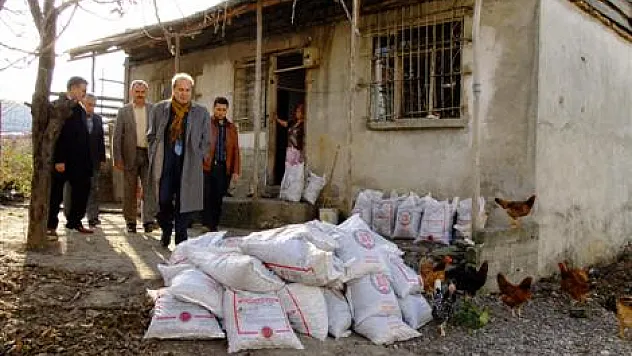 Bafra'da 8 bin ton kömür dağıtılıyor