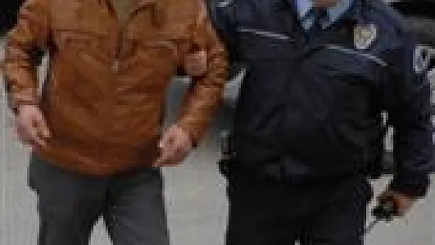 Bilgisayar hırsızları yakalandı