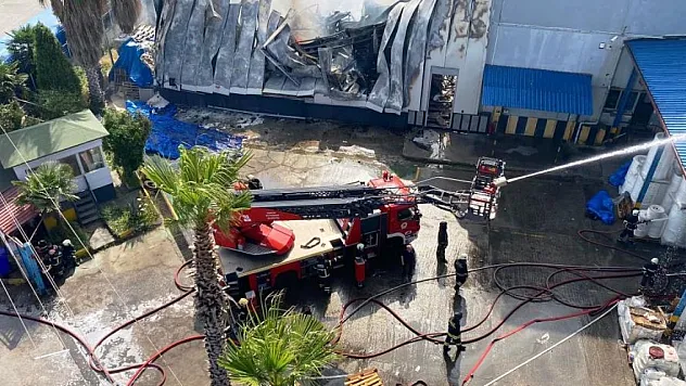 Fabrika yangını kontrol altına alındı