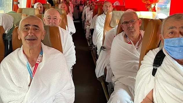 Hacı adaylarının Arafat'a yolculuğu başladı