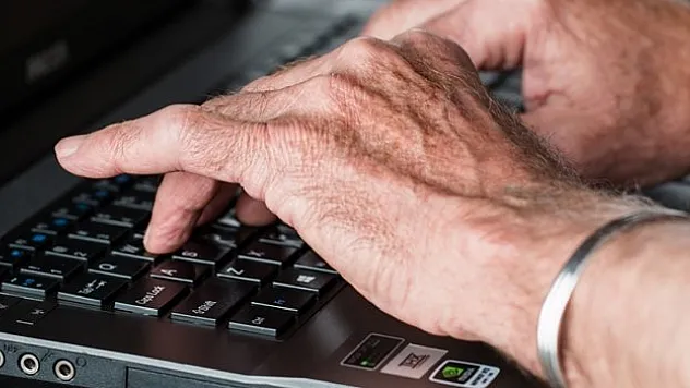 Yaklaşık 2 milyon emekli çalışmaya devam ediyor