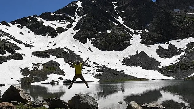 Artabel Gölleri Tabiat Parkı'nda saklı güzellikleri keşfediyor