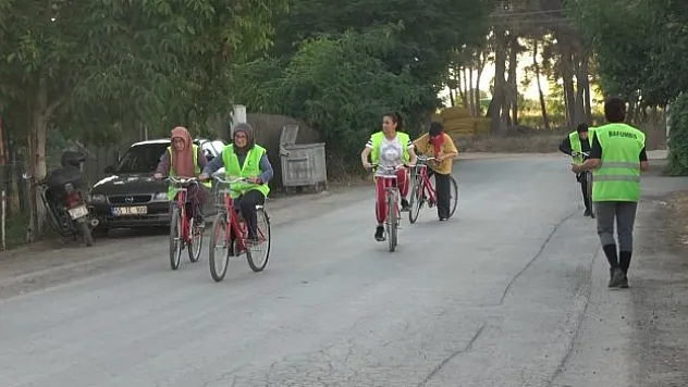 Bafralı kadınlar pedal çeviriyor