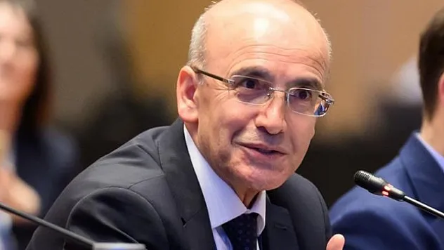 Bakan Şimşek, Singapur'da verimli temaslarda bulunduklarını bildirdi