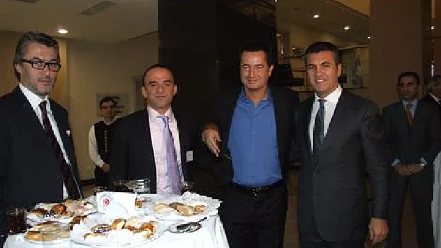 Milli Eğitim Bakanlığı'nda protokol imzalandı  Galip Öztürk Van'a okul sözünü tutu