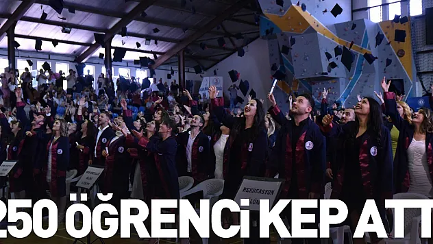 250 öğrenci kep attı