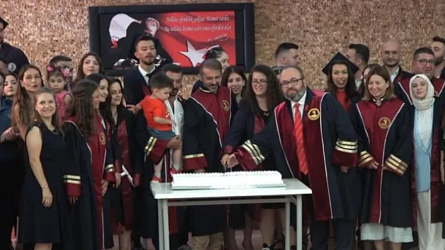 Turizmli öğrenciler kep attı