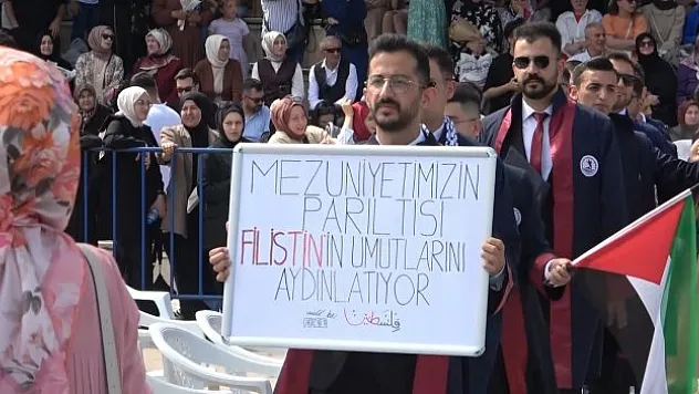 Mezuniyette İsrail'e tepki