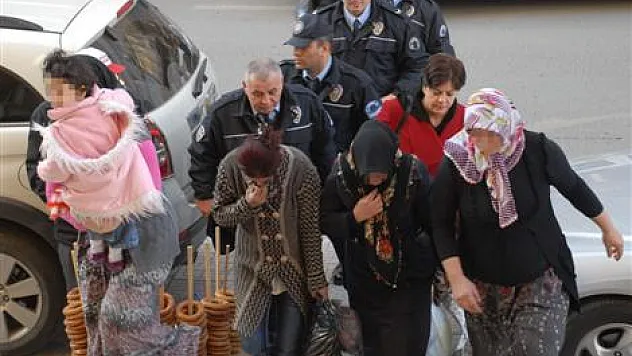 Hırsız kadınlar yakalandı