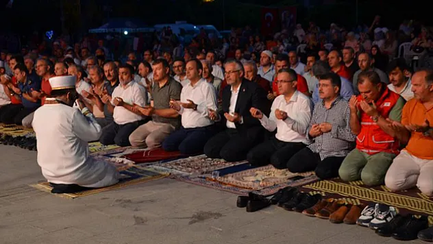 BAFRA 15 TEMMUZ'DA TEK YÜREK OLDU