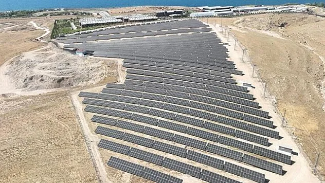 Kara yolları enerjisini güneşten alıyor