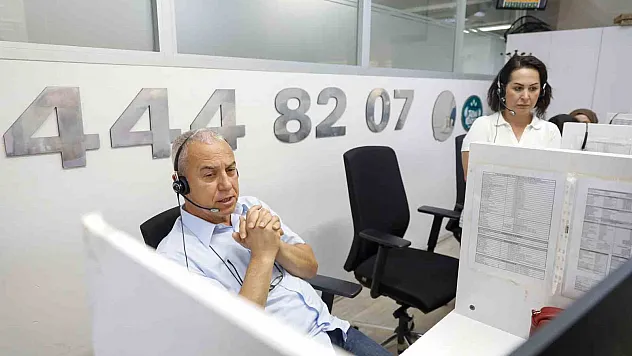 Çözüm Masası'nda telefonları cevapladı