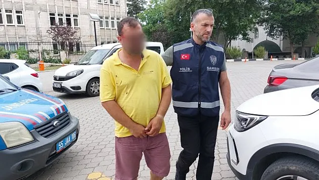 Kafede bıçakla yaralama