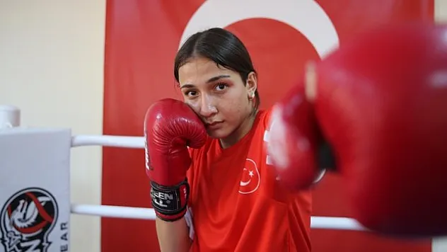 Mardinli Kübra madalyayla döndü