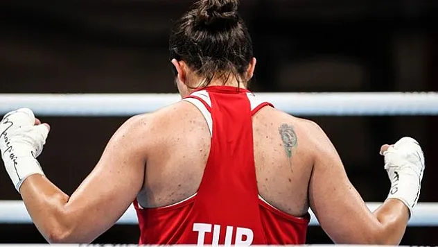 Boksta 8 isimle Paris'te boy gösterecek