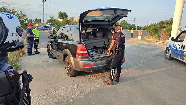 lastiklerine ateş edilerek durduruldu