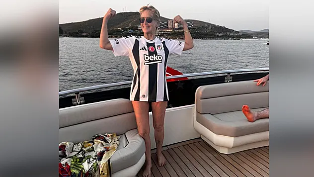 Sharon Stone Bodrum'da tatilde