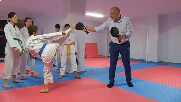 'projelere imza atmaya devam edeceğiz'