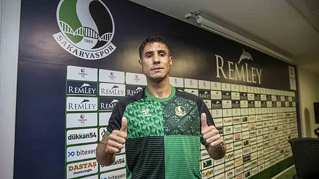 Alper Uludağ'ı renklerine kattı