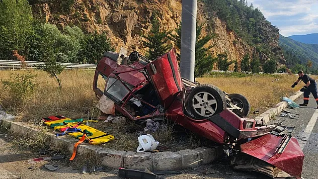 PARÇALANAN ARAÇTA 1 KİŞİ ÖLDÜ