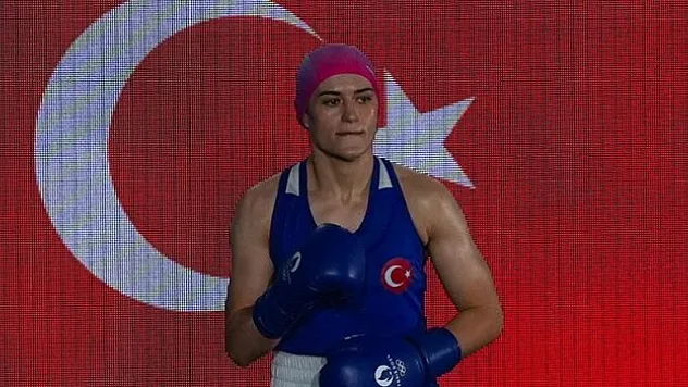 Milli boksör Esra Yıldız Kahraman, bronz madalya kazandı