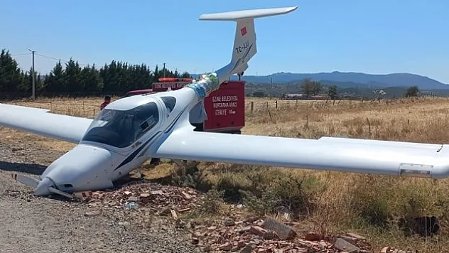 Çanakkale'de eğitim uçağı tarlaya acil iniş yaptı