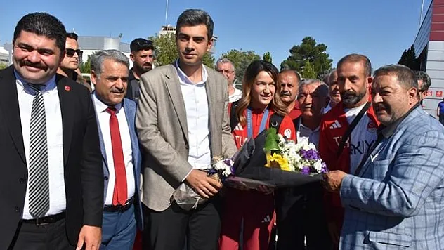 Olimpiyat ikincisi Hatice Akbaş,'Madalyanın keyfini çıkaracağım'