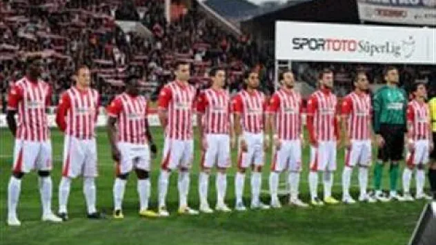 Futbolculara 15'er bin TL prim