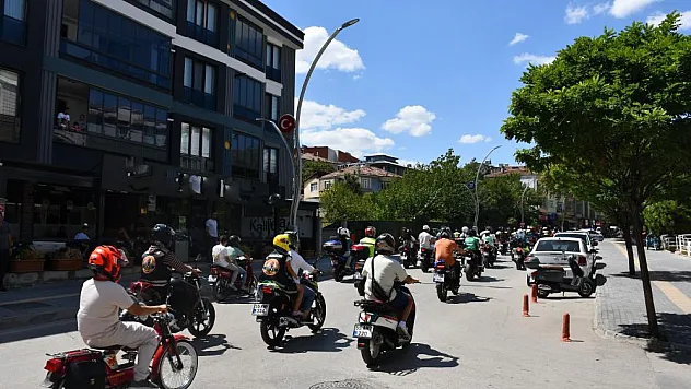 Motosiklet tutkunları bir araya geldi
