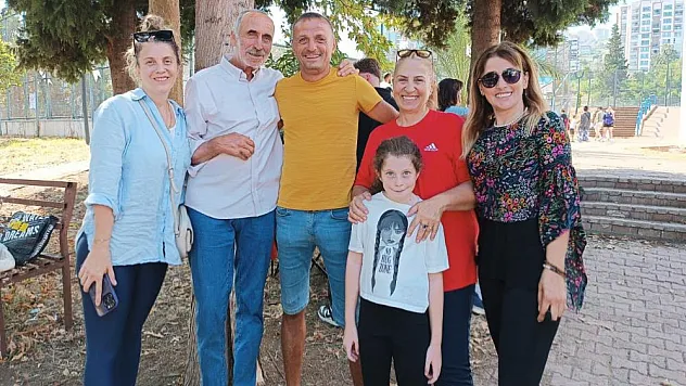 65 yaşında spor parkurunda gençlere taş çıkarttı